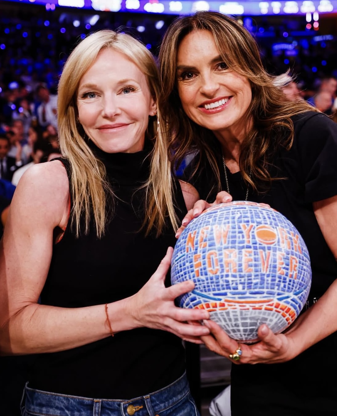 Mariska Hargitay & Kelli Giddish